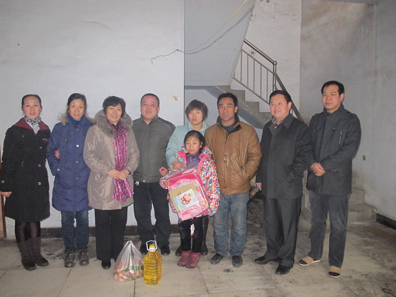 春節(jié)慰問送溫暖-黨政關(guān)懷暖人心-益和熱力公司開展“送溫暖、獻愛心”活動